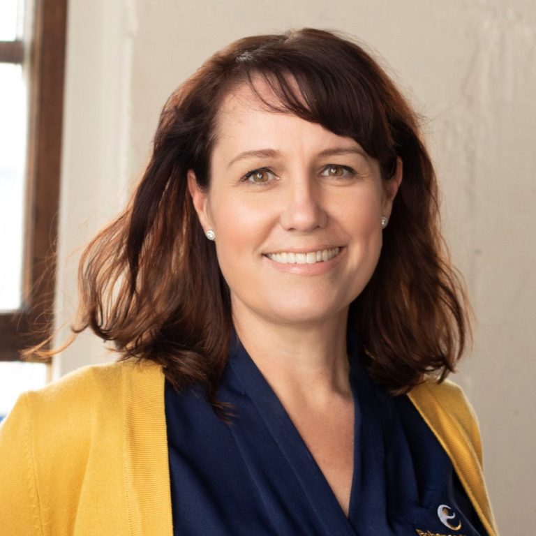 Dee Hofman-Nicholls